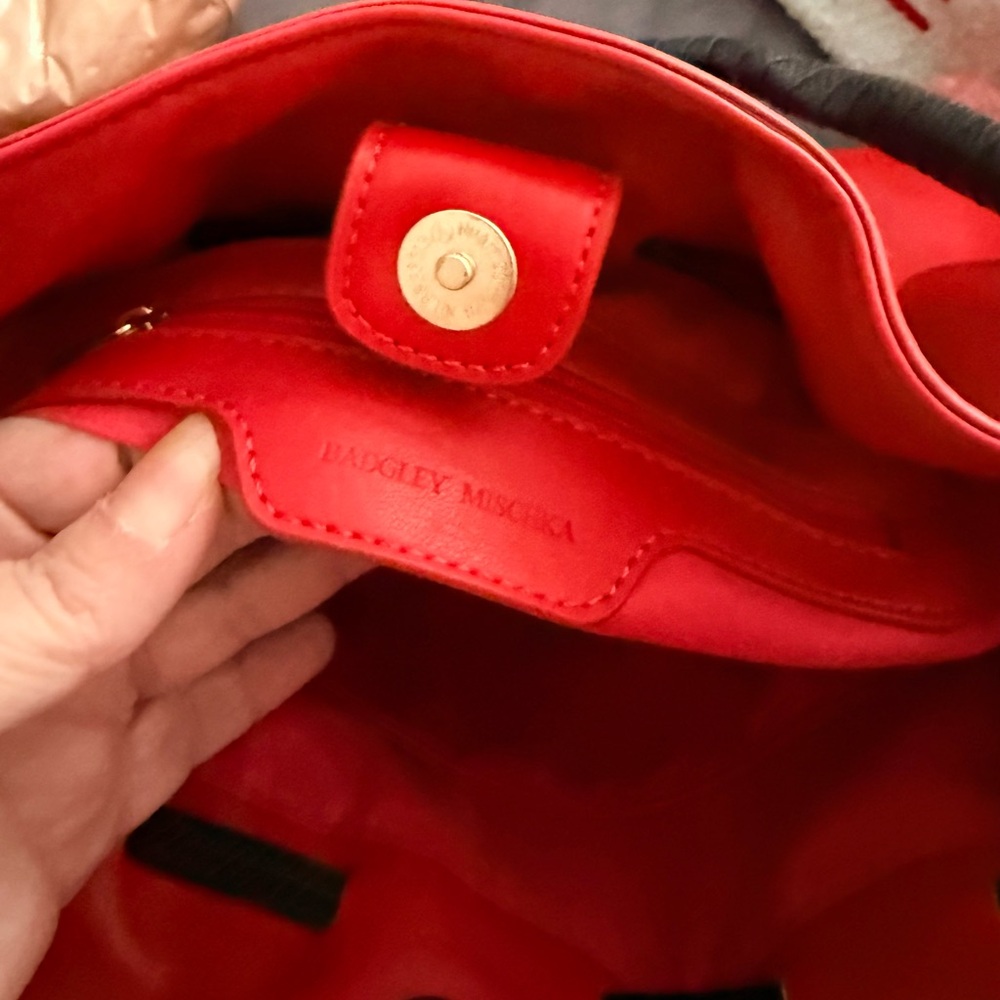 NWT Badgley Mischka Red Leather Shoulder Bag with Black Trim - Picture 3 of 5